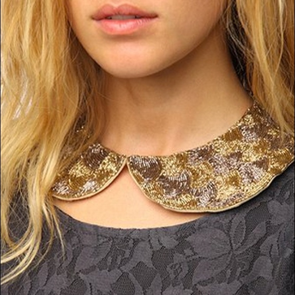 *DONATING SOON* Blair Peter Pan Collar Necklace